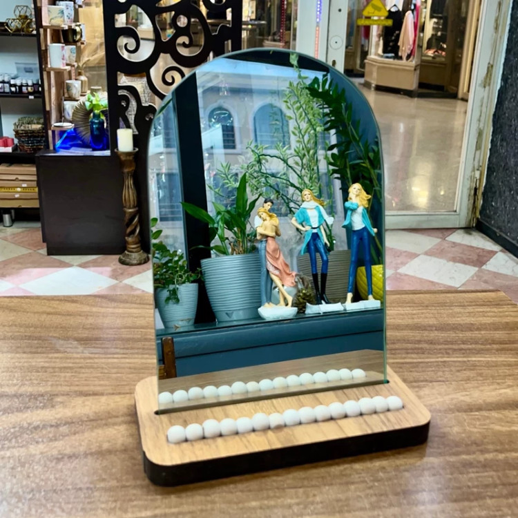 آینه رومیزی دکوری با پایه چوبی و مهره سفید چوبی